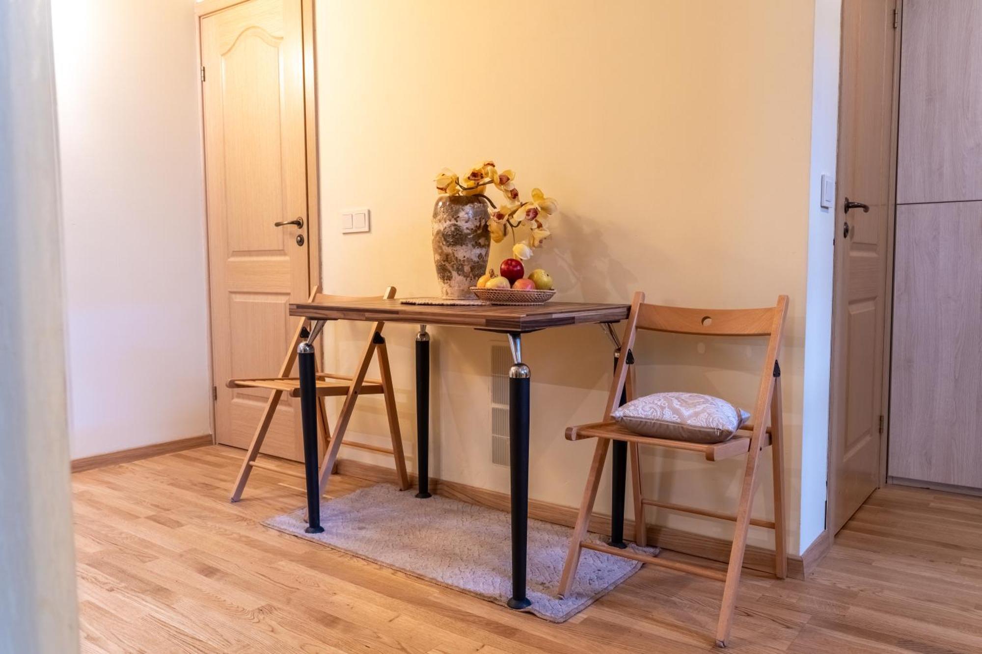 Cozy Suite With Inner Yard Вильнюс Экстерьер фото