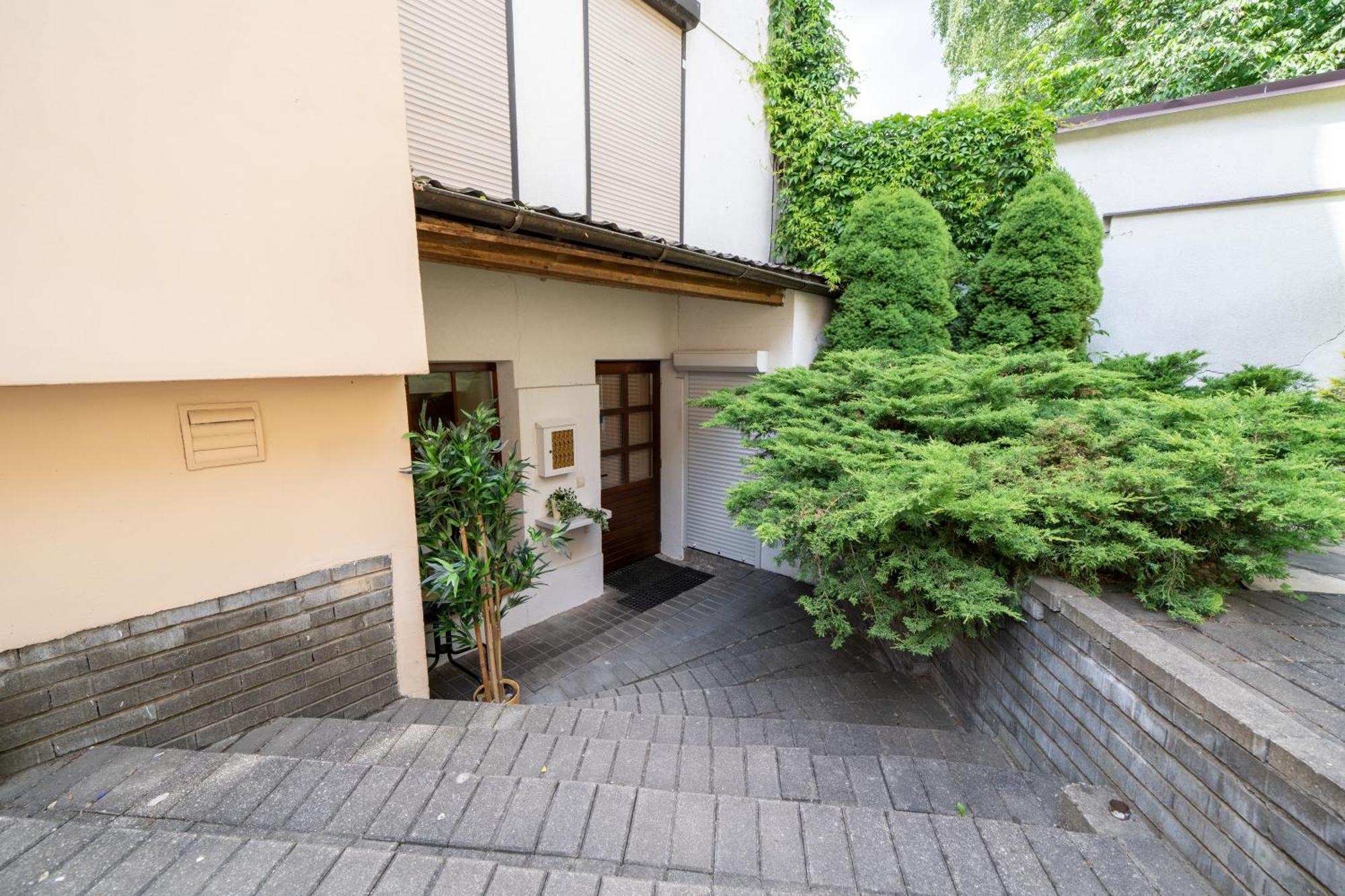 Cozy Suite With Inner Yard Вильнюс Экстерьер фото